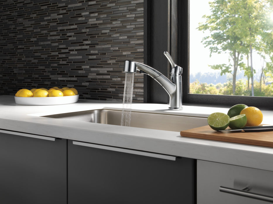 Delta Collins 4140 Single Handle Pull-Out Kitchen Faucet, arctic stainless - view 4