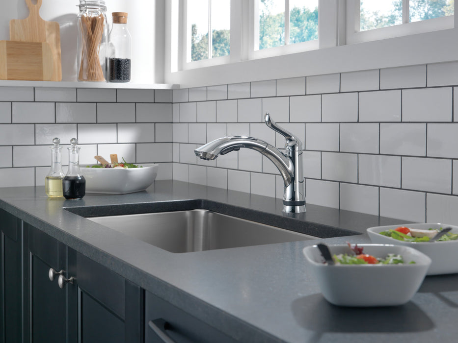 Delta Linden 4353 Single Handle Pull-Out Kitchen Faucet, chrome - view 4