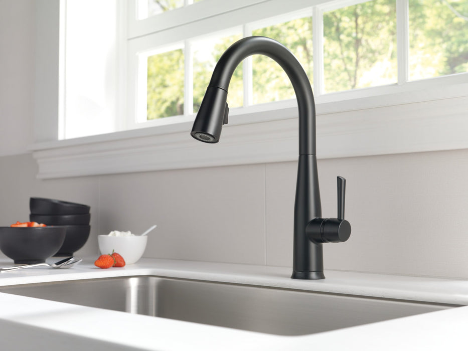 Delta Essa 9113T Single Handle Pull-Down Kitchen Faucet with TouchTouch 2O Technology