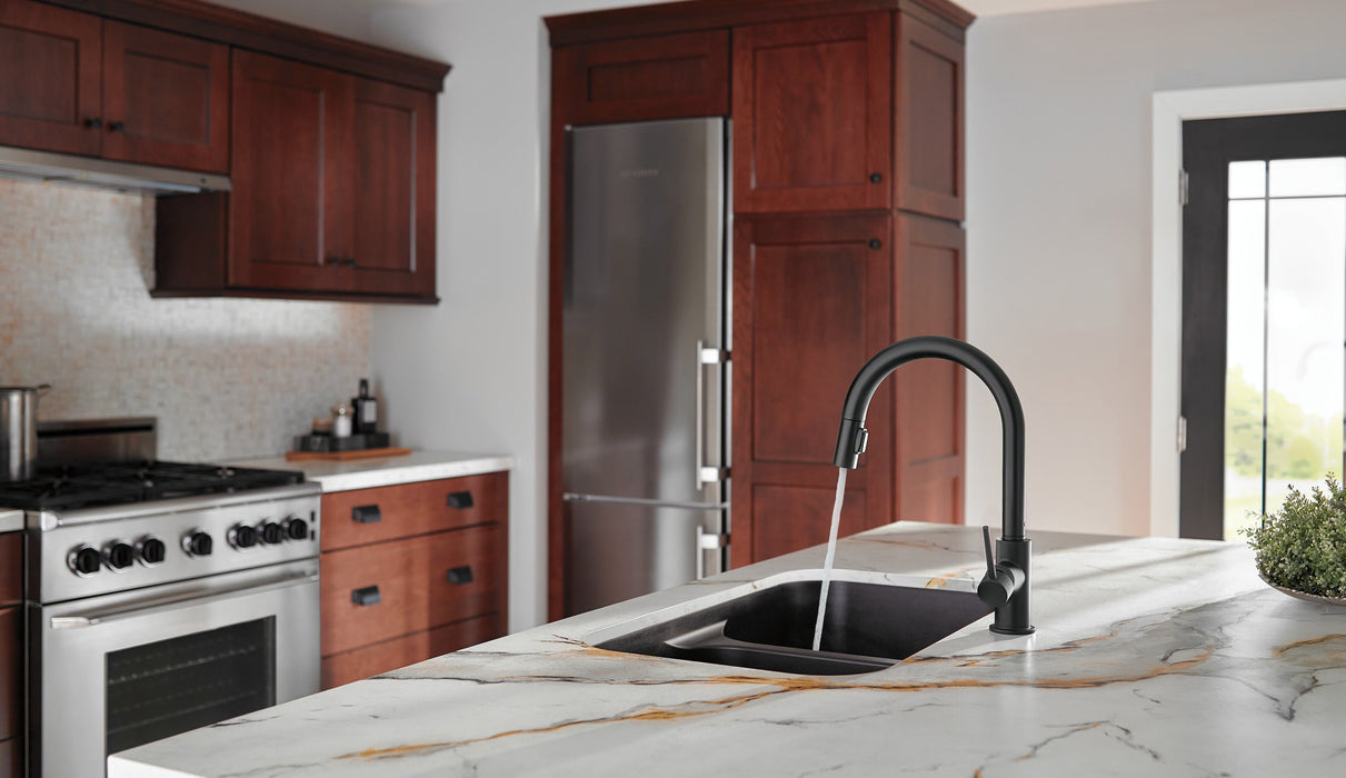 Delta Trinsic 9159 Single Handle Pull-Down Kitchen Faucet, matte black - view 5