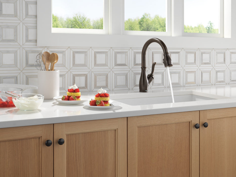 Delta Leland 9178TL TouchTouch 2O Technology Kitchen Faucet with Touchless Technology, venetian bronze - view 5
