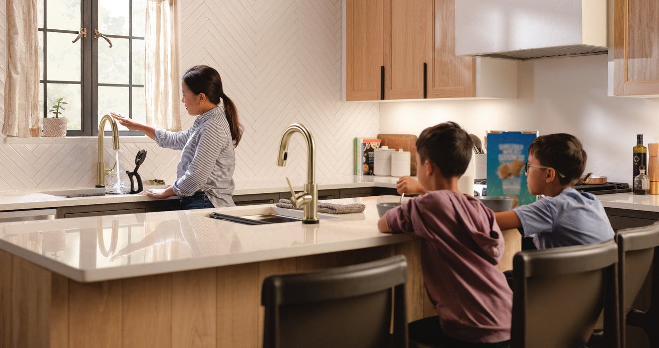 Delta Trinsic 9959TL Touch2O Bar / Prep Faucet with Touchless Technology, champagne bronze - view 4