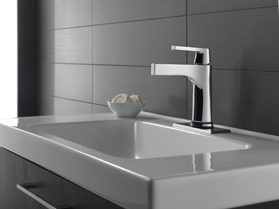 Delta Zura 574T Touch2O Bathroom Faucet with Touchless Technology, chrome - view 3