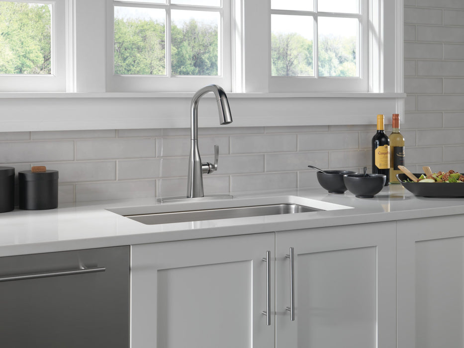 Delta Stryke 9176 Single Handle Pull-Down Kitchen Faucet, lumicoat arctic stainless - view 4