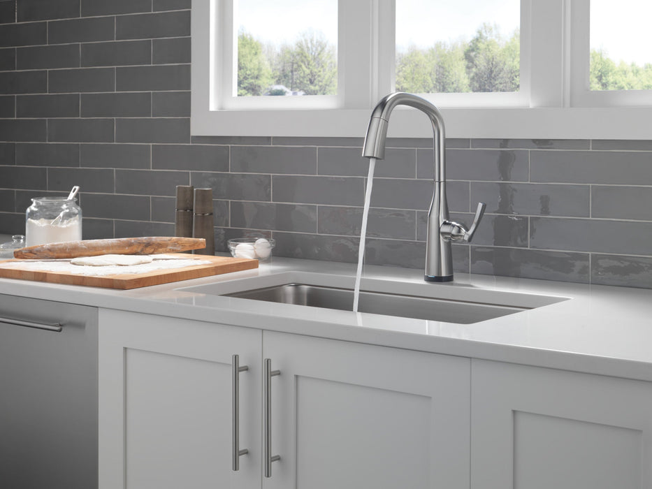 Delta Stryke 9176T Single Handle Pull-Down Kitchen Faucet with TouchTouch 2O Technology, lumicoat arctic stainless - view 5