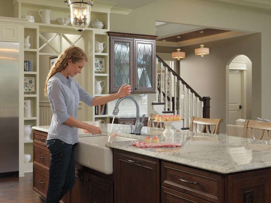 Delta Leland 9178T Single Handle Pull-Down Kitchen Faucet with TouchTouch 2O and ShieldSpray Technologies, arctic...