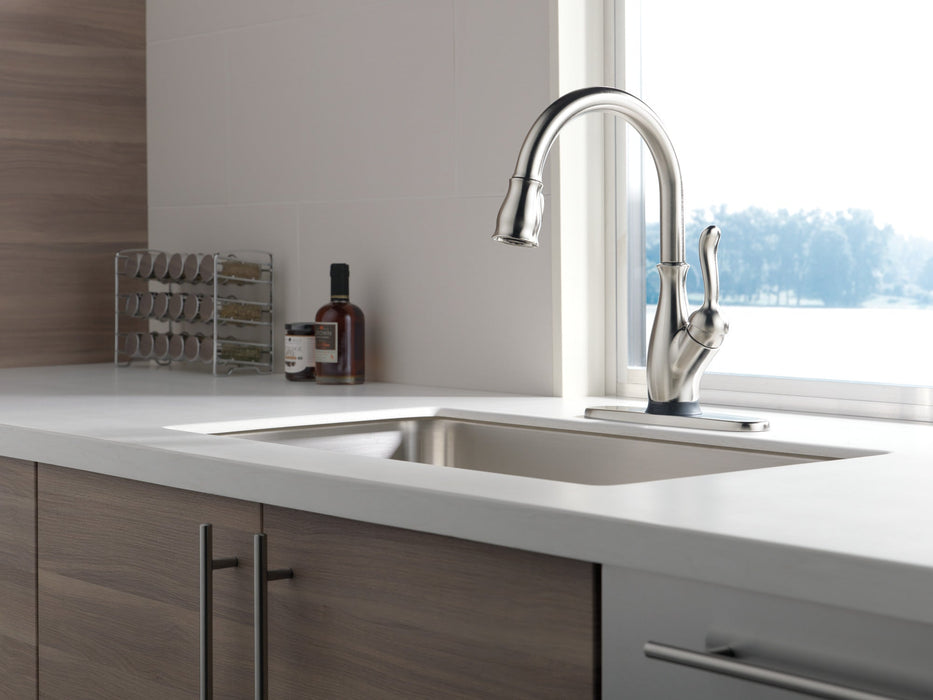 Delta Leland: VoiceIQ Single Handle Pull-Down Faucet with Touch2O Technology, spotshield stainless - view 4