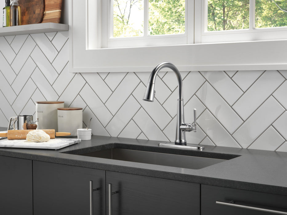 Delta Emmeline: Single Handle Pull Down Kitchen Faucet with Touch2O Technology, lumicoat arctic stainless - view 3