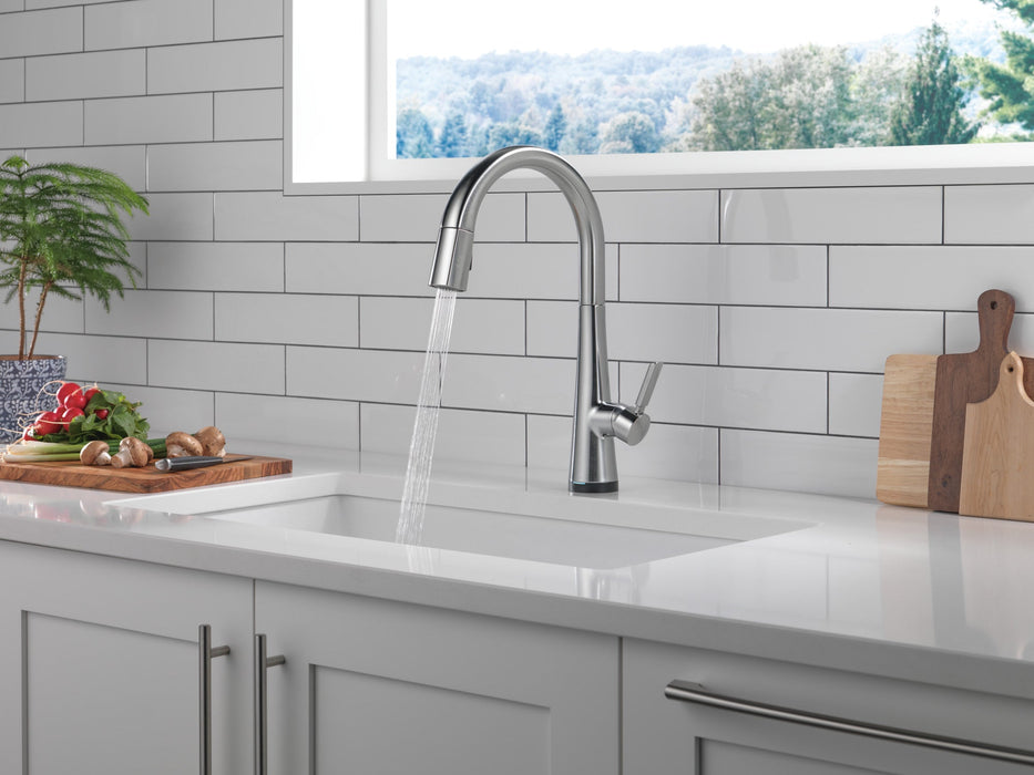 Delta Monrovia: Single Handle Pull-Down Kitchen Faucet With Touch2O Technology, lumicoat arctic stainless - view 4