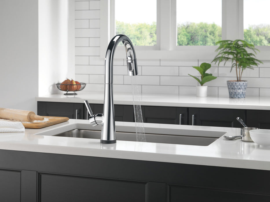 Delta Monrovia: Single Handle Pull-Down Kitchen Faucet With Touch2O Technology, lumicoat chrome - view 4