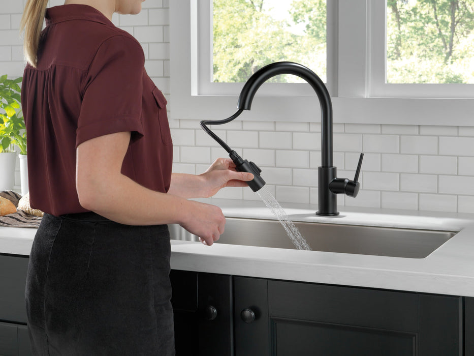 Delta Trinsic 9159 Single Handle Pull-Down Kitchen Limited Swivel, matte black - view 4