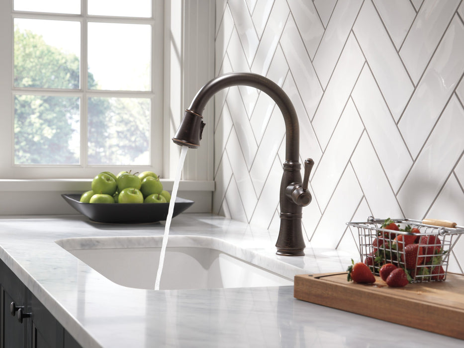 Delta Cassidy 9197 Single Handle Pull-Down Kitchen Faucet