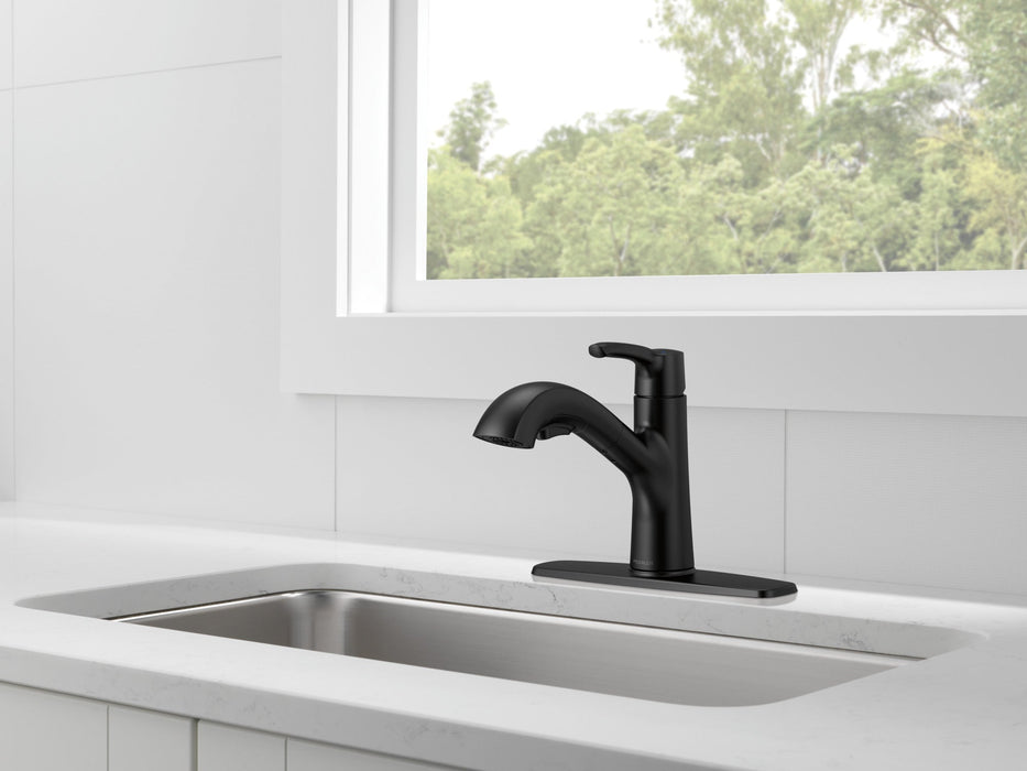 Peerless Parkwood P6935LF Single Handle Pullout Kitchen Faucet