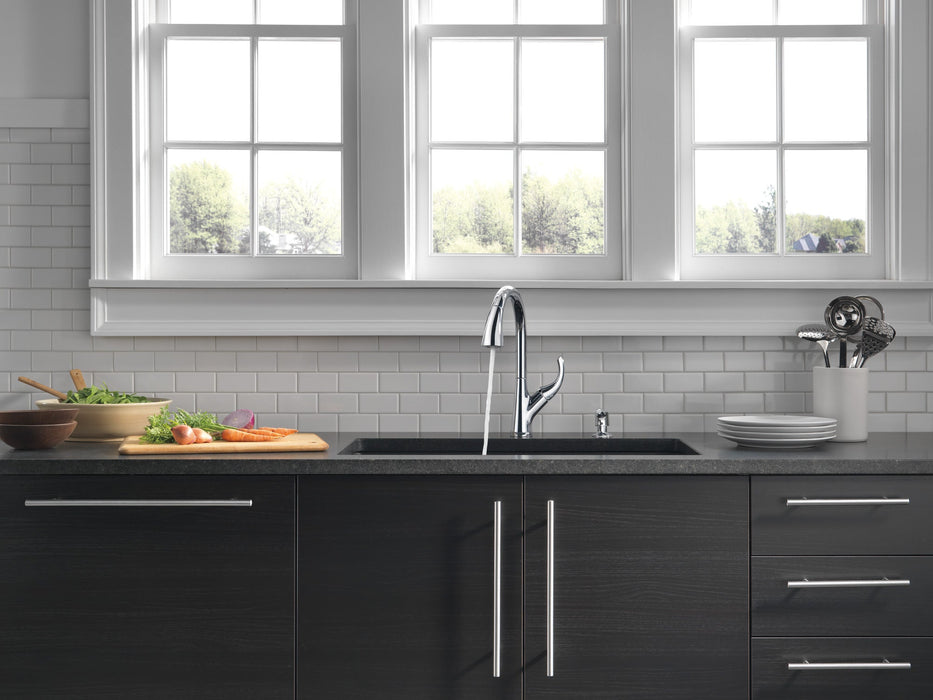 Peerless Parkwood P7935LF Single Handle Pulldown Kitchen Faucet