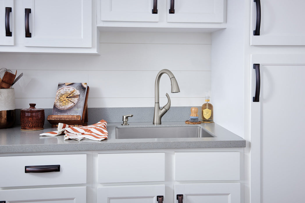 Peerless Parkwood P7935LF Single Handle Pulldown Kitchen Faucet