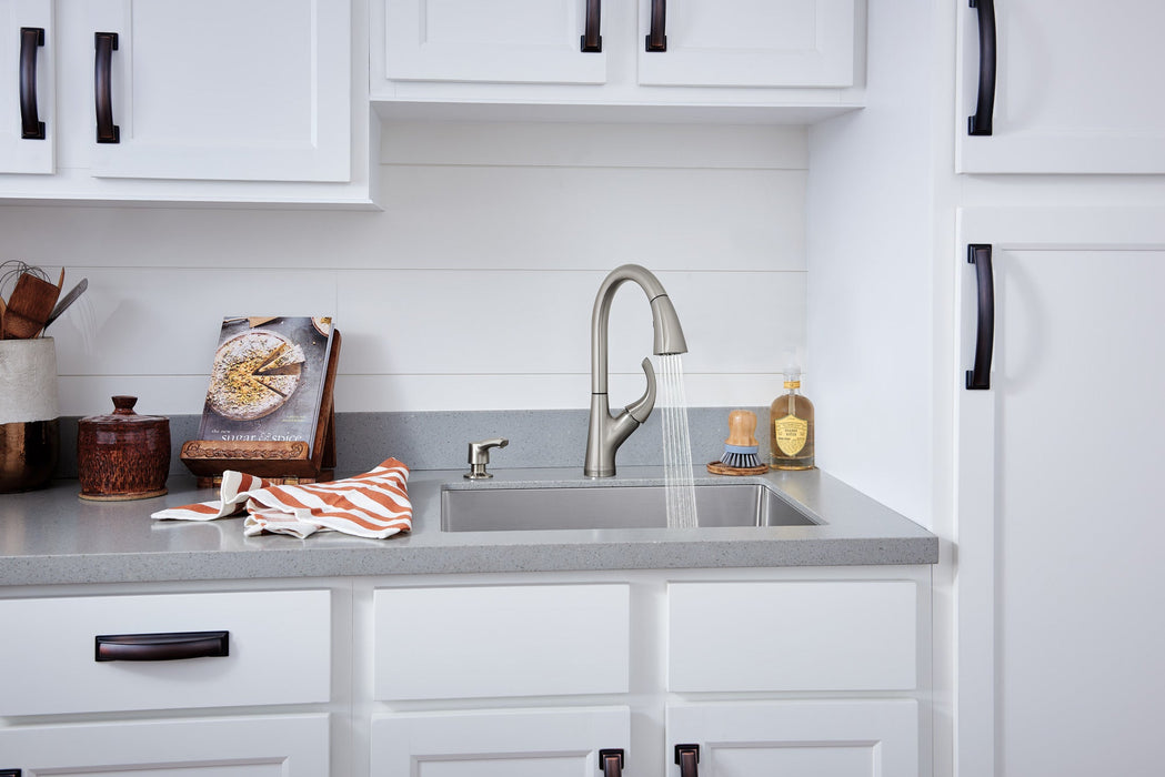 Peerless Parkwood P7935LF Single Handle Pulldown Kitchen Faucet