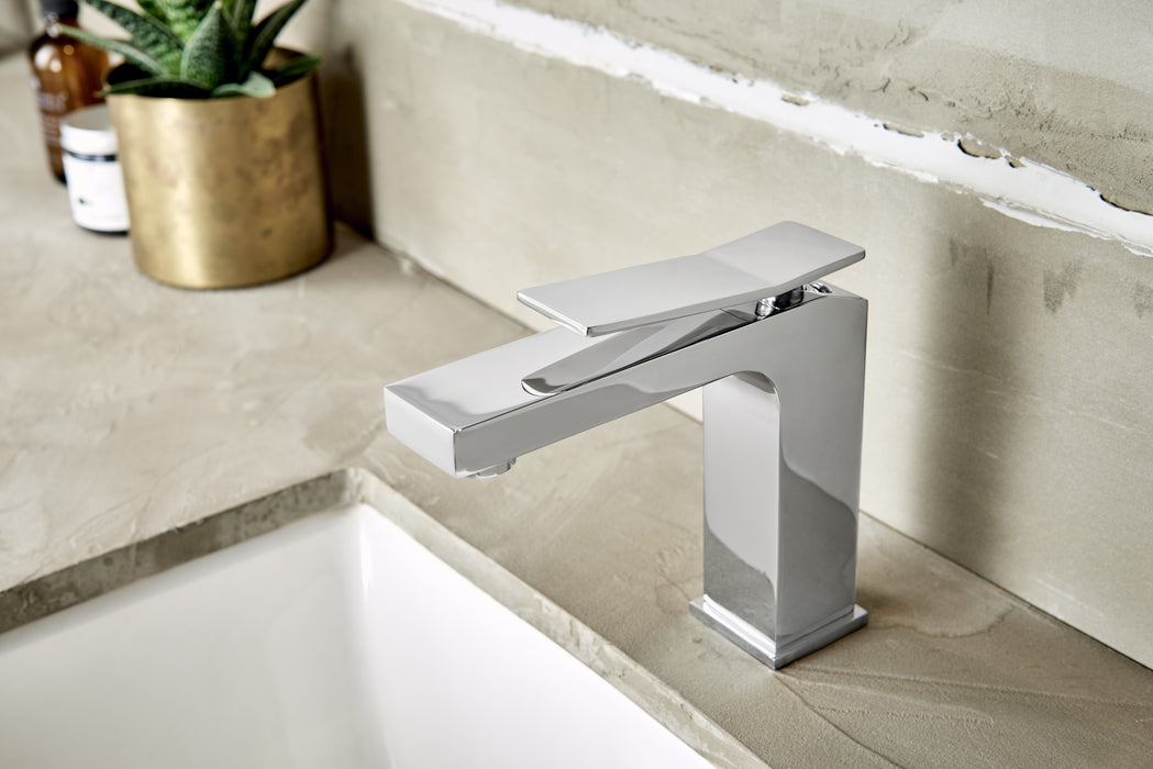 Gerber D225019 Avian 1H Lavatory Faucet Single Hole Mount w/ Metal Touch Down Drain - Chrome
